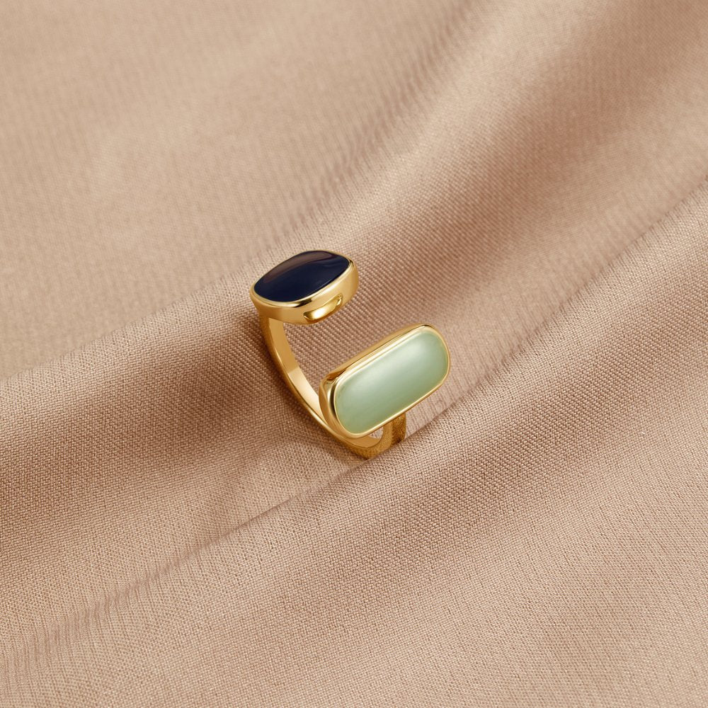 Goldener Wrap-Ring mit Doppelstein