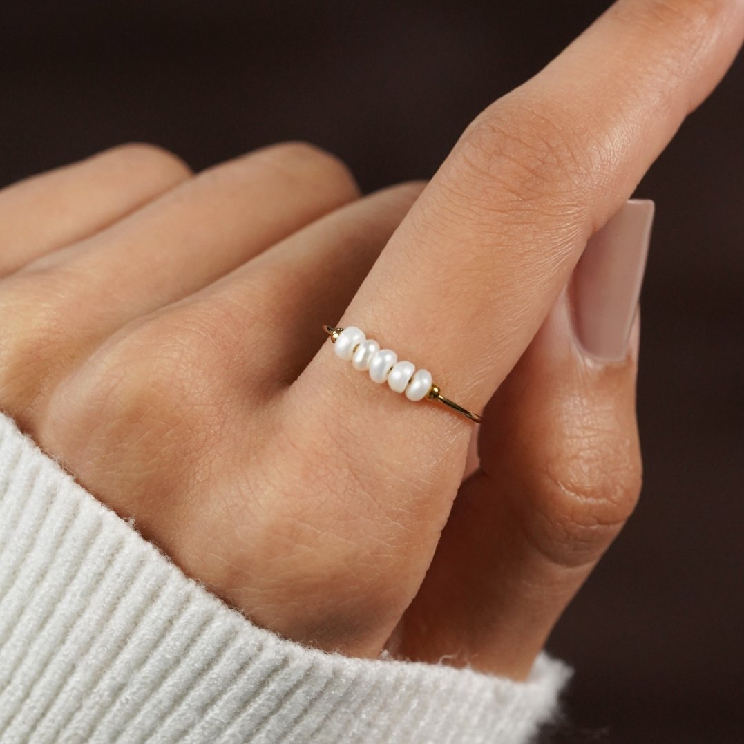 Minimalistischer Goldring mit Süßwasserperlen