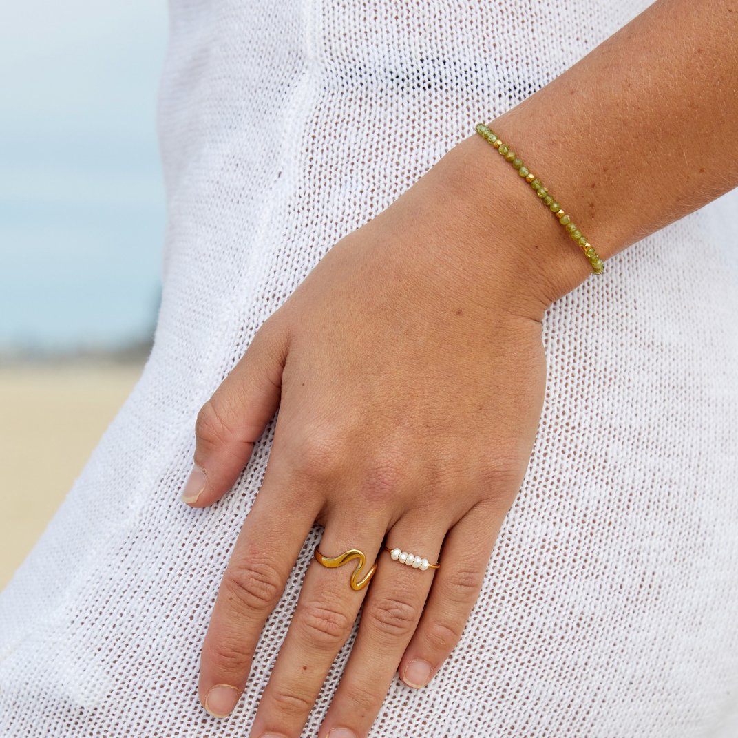 Minimalistischer Goldring mit Süßwasserperlen