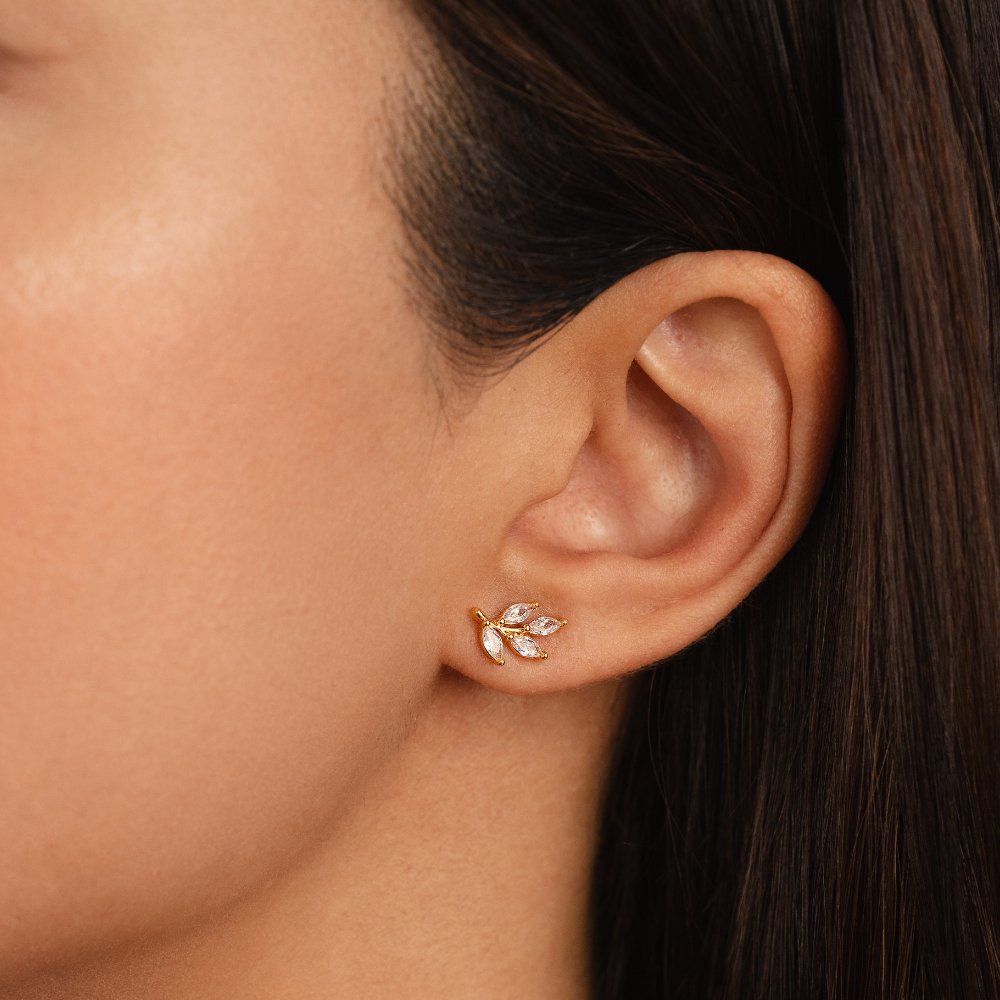 Funkelnde Blatt Ohrstecker in Gold