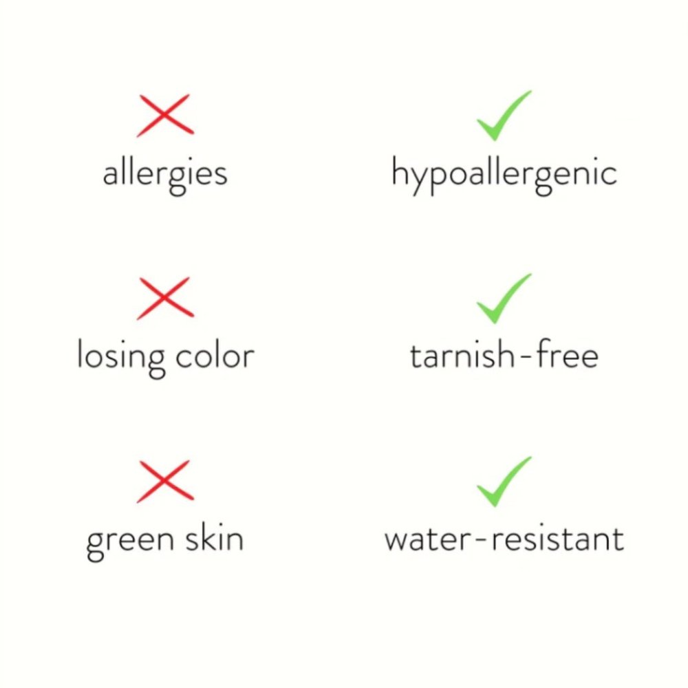 Goldene Halskette mit Sonnenanhänger