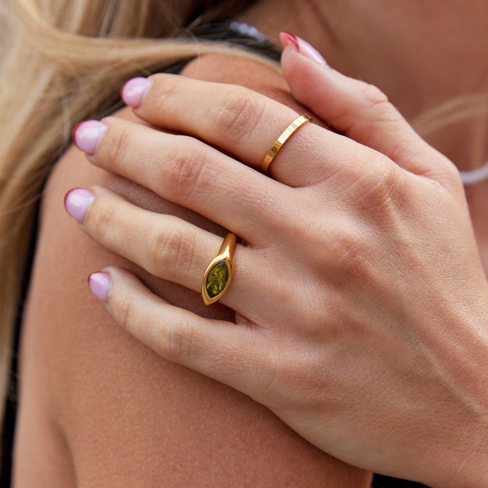 Goldener Marquise Ring mit Grünem Kristall