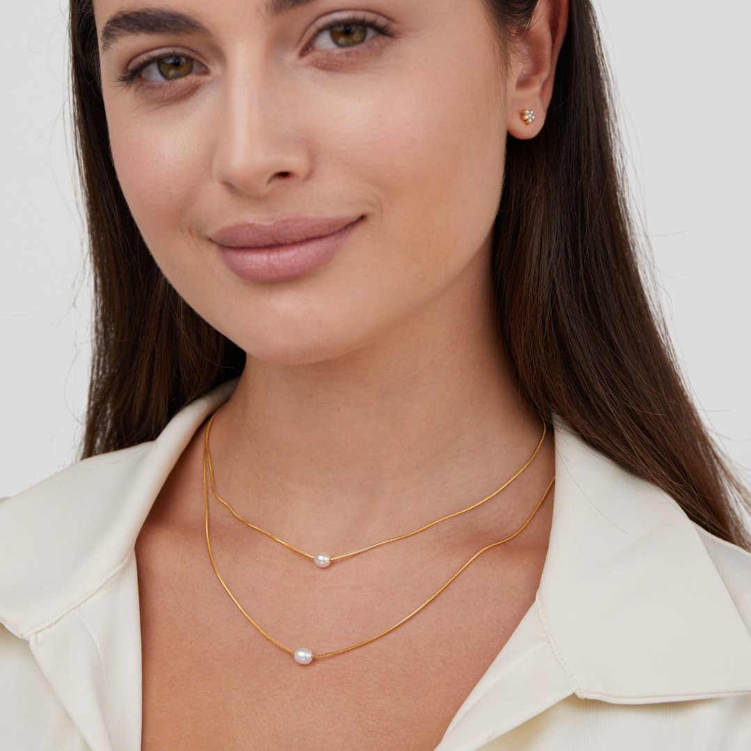 Goldene Doppelkette mit Süßwasserperlen