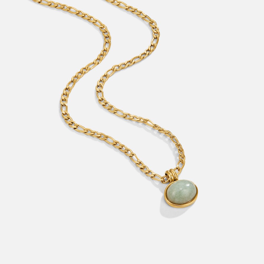 Elegante Goldkette mit Jade-Anhänger