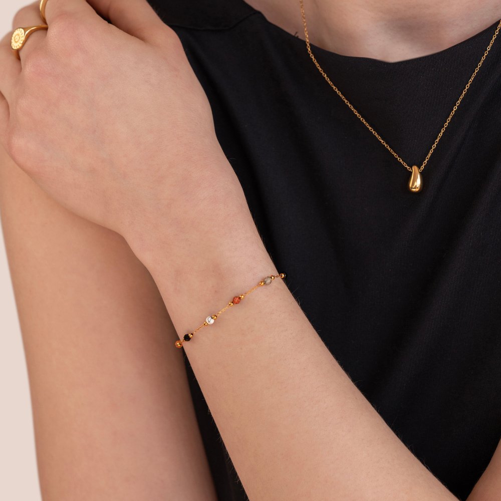 Farbenfrohes Edelstein-Armband in Gold