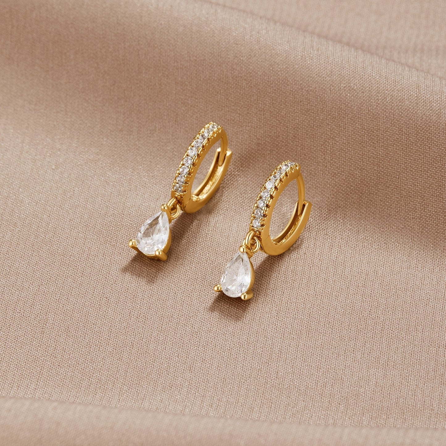 Kristall-Tropfen-Ohrringe in Gold