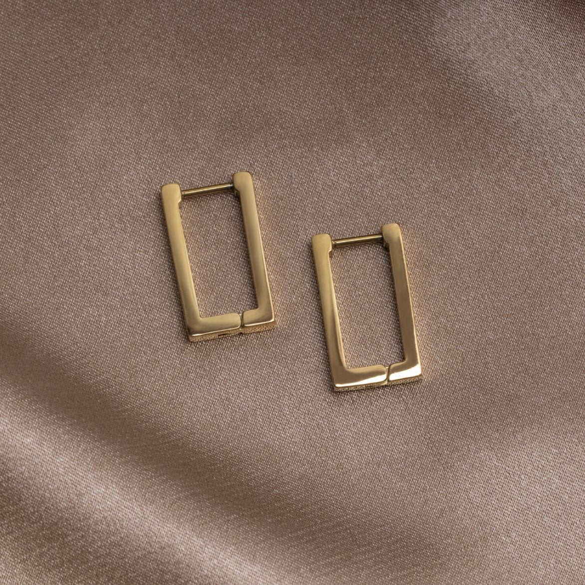 Elegantes Set aus Blüten- & Geometrischen Creolen