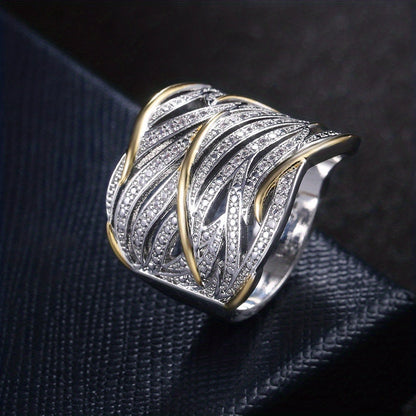 Eleganter Multi-Layer Ring mit Twist-Design