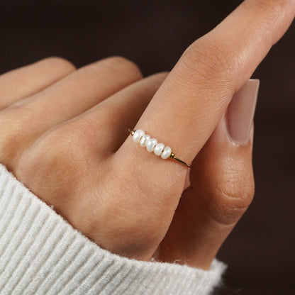 Minimalistischer Goldring mit Süßwasserperlen