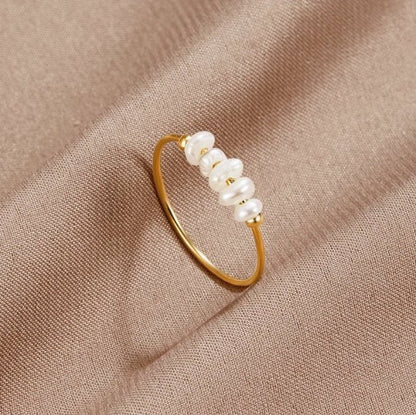 Minimalistischer Goldring mit Süßwasserperlen