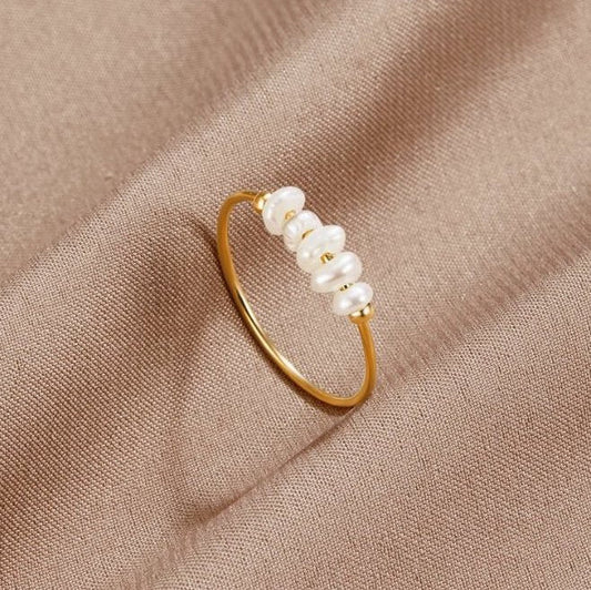 Minimalistischer Goldring mit Süßwasserperlen