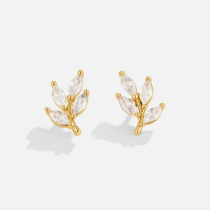 Funkelnde Blatt Ohrstecker in Gold