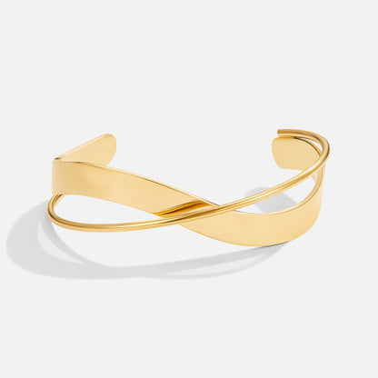 Einzigartiger Twist-Goldarmreif