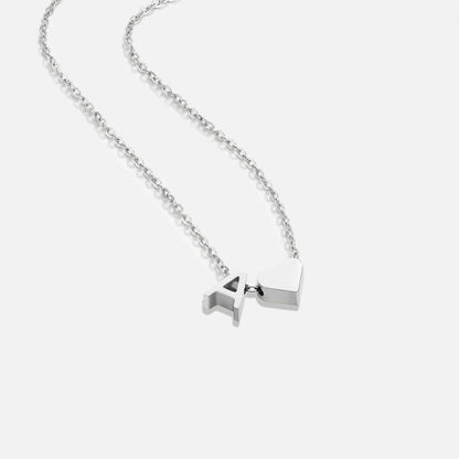 Silberne Halskette mit Herz & Initiale