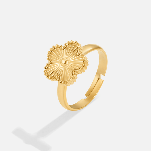 Goldring mit Vierblättrigem Kleeblatt