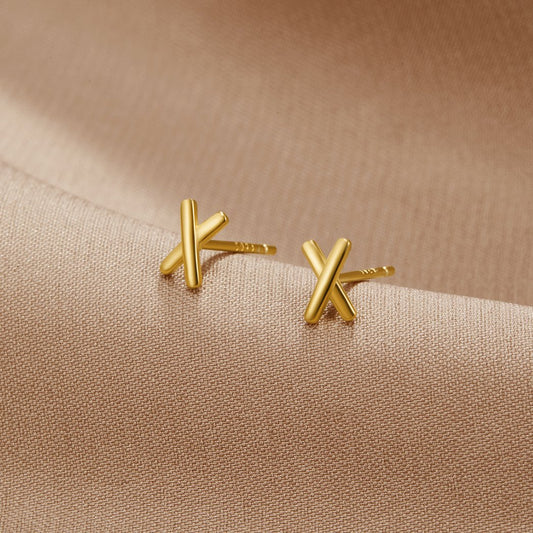 Minimalistische Goldene X-Ohrstecker