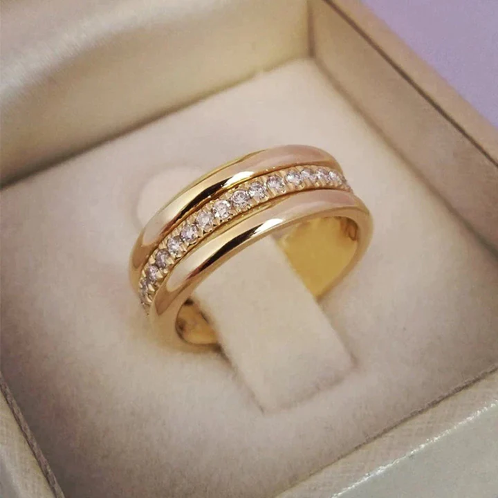 Goldener Bandring mit Zirkonia
