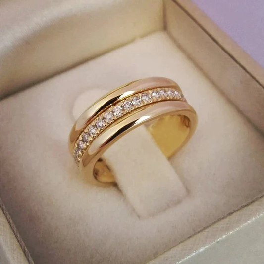 Goldener Bandring mit Zirkonia
