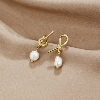 Elegante Knoten-Ohrringe mit Süßwasserperlen