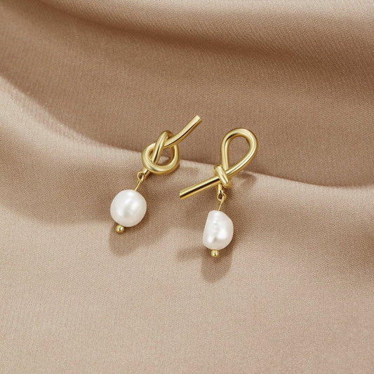Elegante Knoten-Ohrringe mit Süßwasserperlen