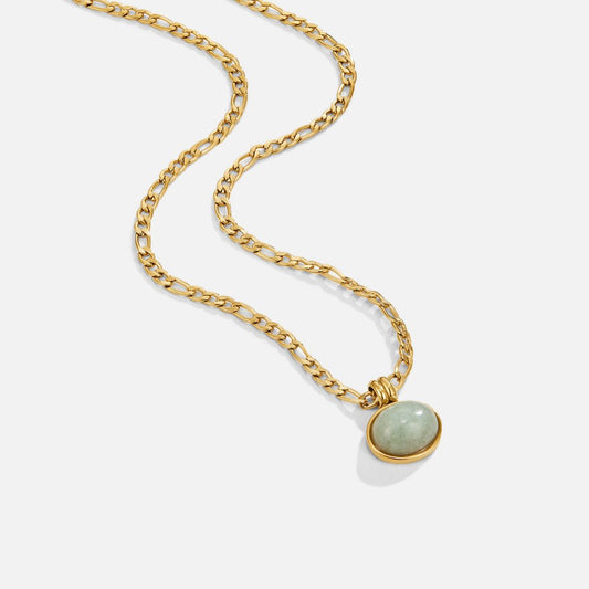 Elegante Goldkette mit Jade-Anhänger