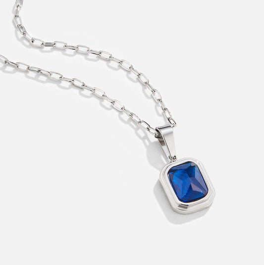 Silberne Halskette mit Ozeanblauem Anhänger