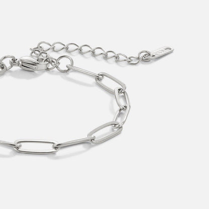 Modernes Gliederarmband im Büroklammer-Stil