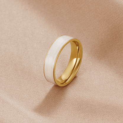 Goldener Bandring mit Weißem Emaille