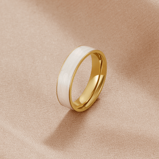 Goldener Bandring mit Weißem Emaille