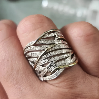 Eleganter Multi-Layer Ring mit Twist-Design