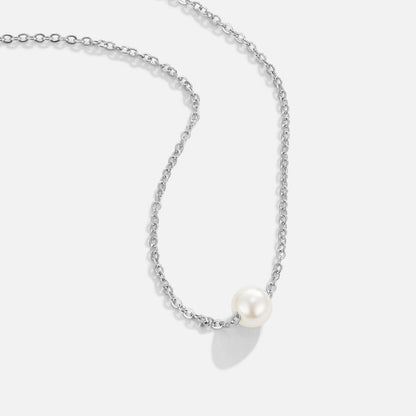 Silberne Halskette mit Einzelperle